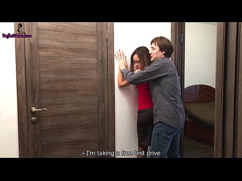 ❤️ సెక్సీ రియల్టర్ ఆమె అపార్ట్‌మెంట్‌ని అమ్ముతున్నప్పుడు ఆమె పుస్సీని మరియు ఫక్స్‌ని చులకనగా కుదిపేసింది - క్రెంపాయ్ ️ ఫక్ వీడియో మా వద్ద ❤